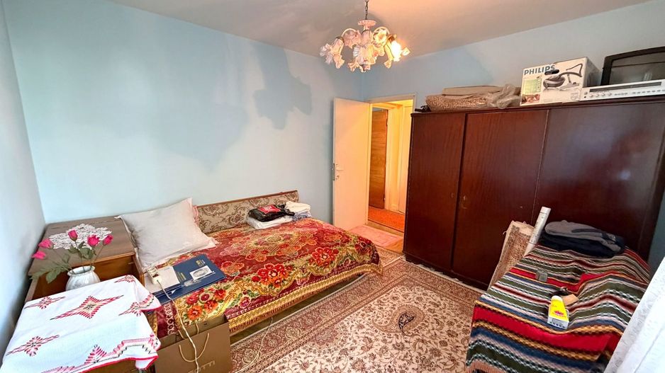Apartament 3 camere  Etaj 2/4 | Metrou Costin Georgian - Poză 9