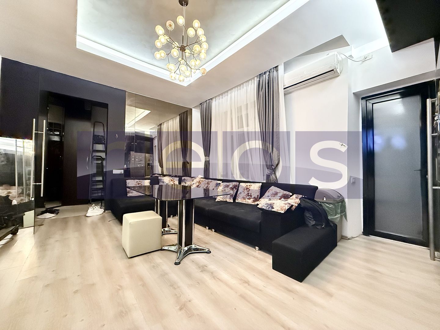 VANZARE 4 CAMERE | ZONA UNIVESITATE | CENTRALA PROPRIE - Poză 1