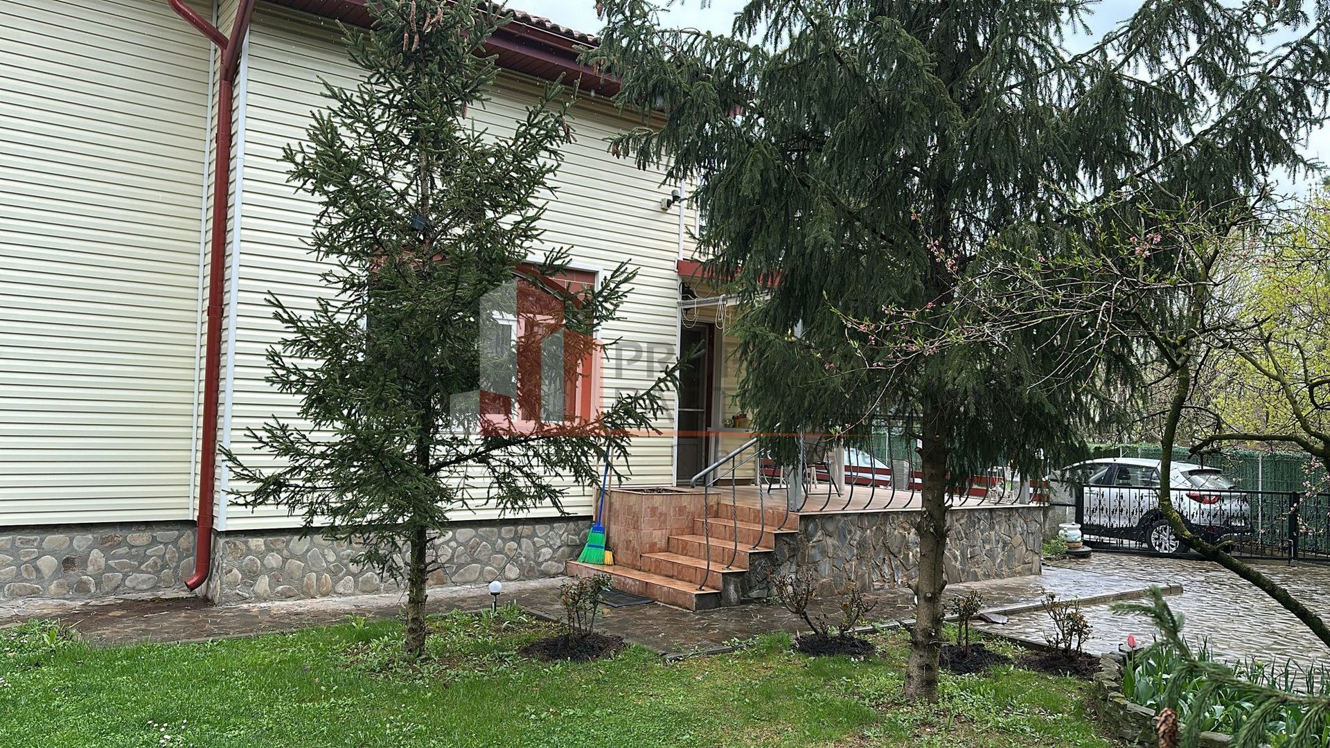 Vila cu potential zona Jolie Ville - Poză 3
