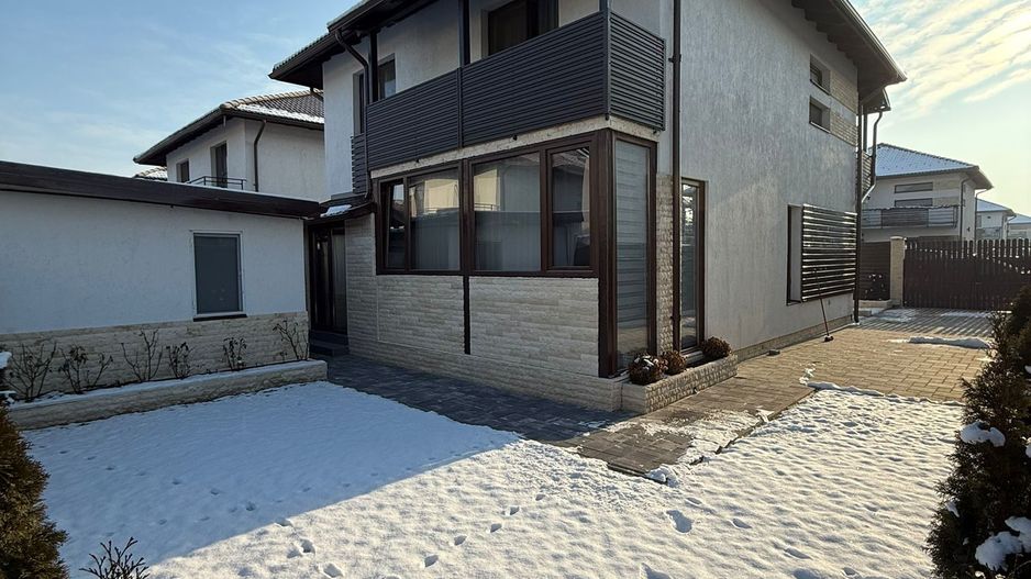 Casă de vânzare cu 3 dormitoare și curte – Ghimbav, Brașov - Poză 2