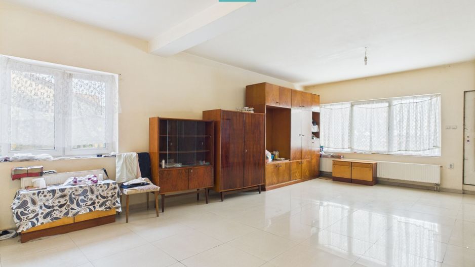 Casă P+E+M în zona Mehala pe arteră principală - Poză 3