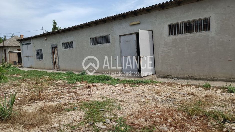 Palazu Mare(cod04)-Casa demolabila -depozit + teren 990 mp - Poză 1