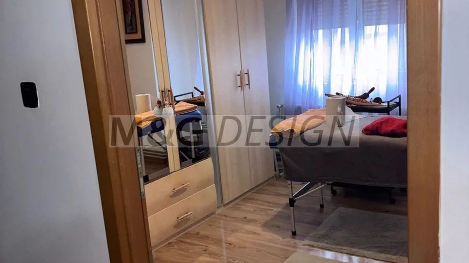 Apartament 3 camere Soarelui modificat din 5 camere - Poză 5