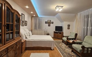 Vila  Oradea zona Iorga 420 mp ,teren 2000 ml - Poză 4