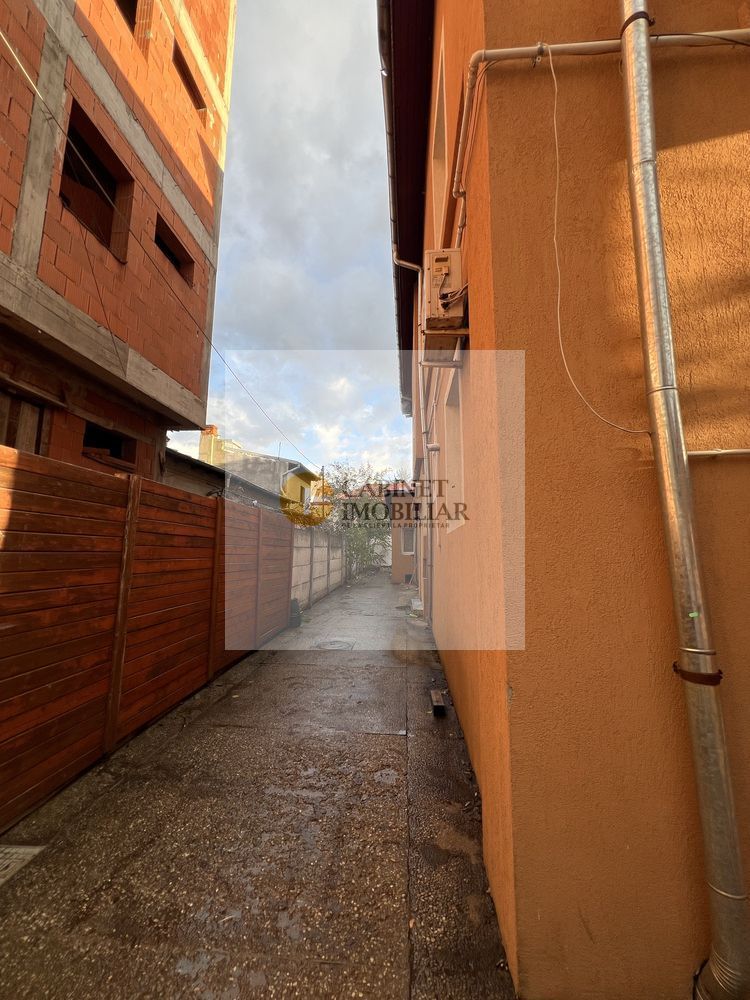 Vilă Modernă în Domenii, Aproape de Biserica Casin - Poză 3