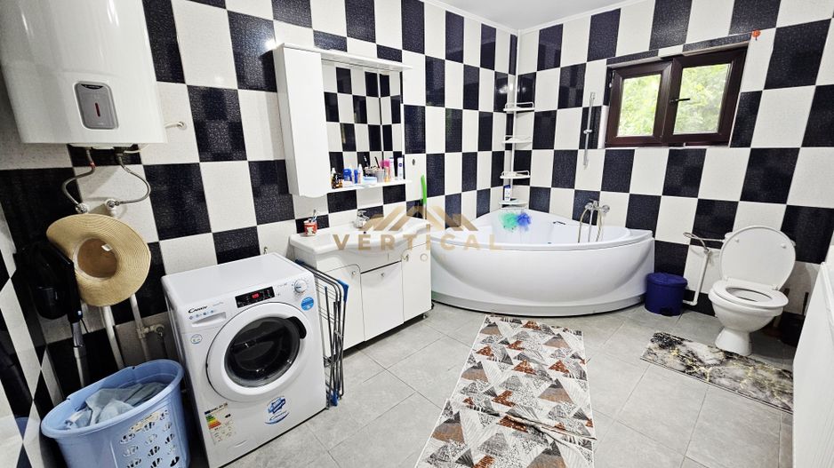 Vila 6 camere la intrare in Dobreni - Poză 11