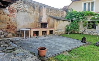 Casa de 150mp / cu spatiu comercial la parter / Sadu - Poză 7