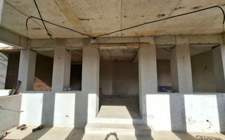 ila cu 6 camere + casă locuibilă pe teren intravilan de 1700 mp, cu vi - Poză 5