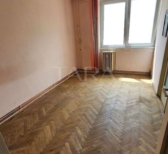Apartament cu 4 camere, zona Sala Polivalentă - Poză 2