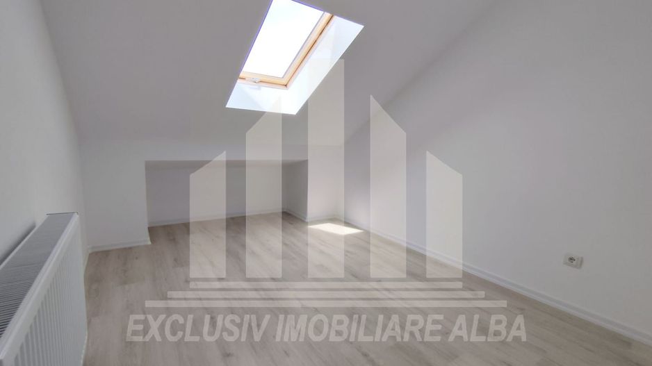 Apartament cu 5 camere decomandate, Cetate - Poză 8