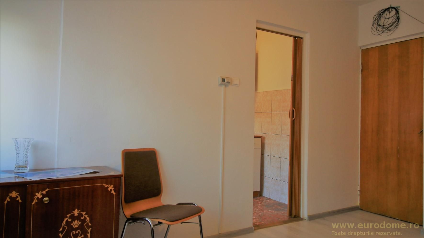 Exclusivitate - garsoniera, zugravită, centrală proprie - Poză 9