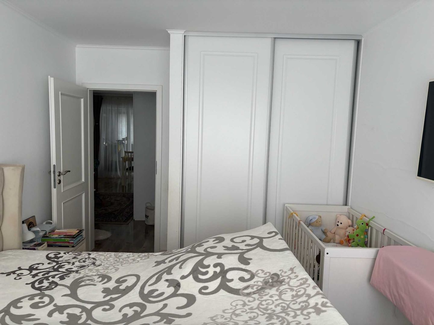 Apartament 3 camere, 2 balcoane, etaj intermediar - Poză 8