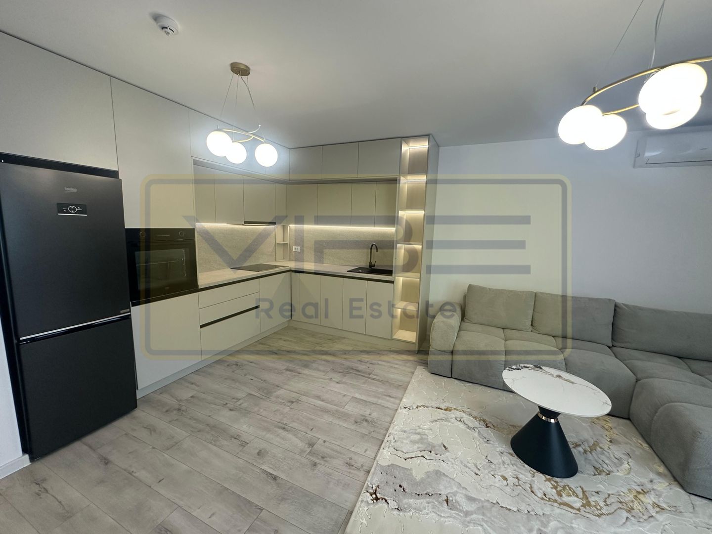 Poitiers Tower -Prima inchiriere - 2 camere + dressing  - mobilat modern - Poză 15