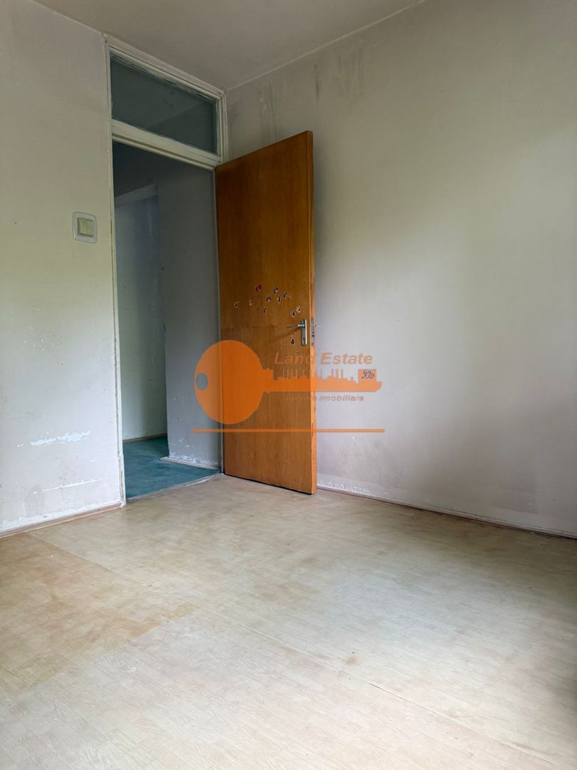 Apartament 4 camere decomandat – Rahova, Șos. Sălaj – Etaj 1 / 4 - Poză 8