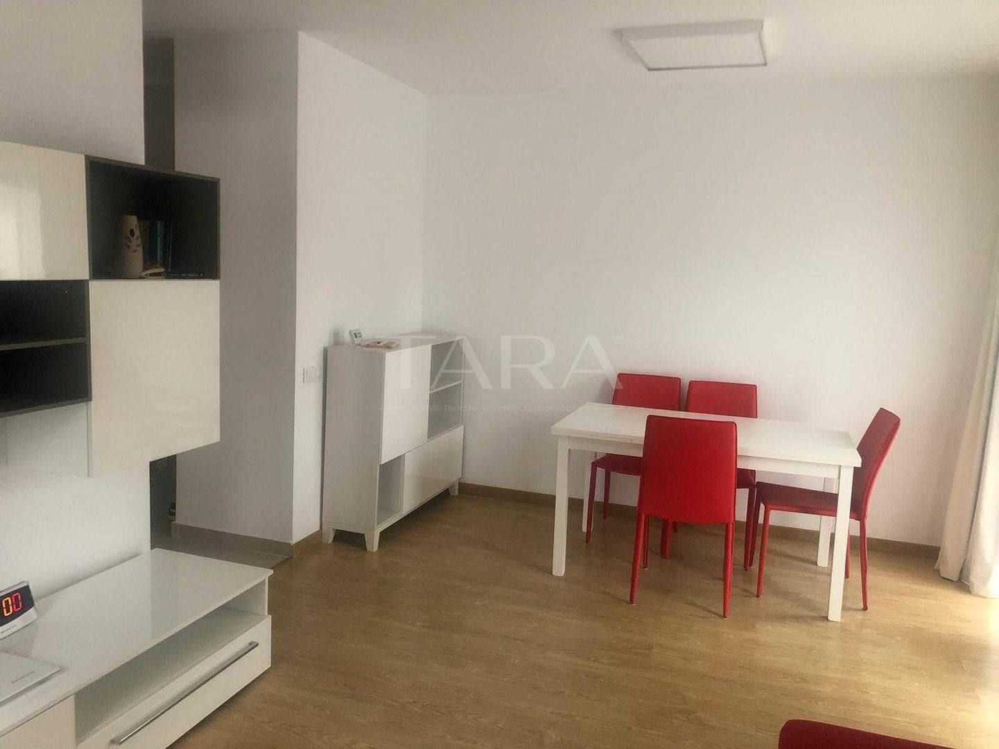 Apartament cu 2 Camere, Terasă și Curte Proprie în Borhanci - Poză 2