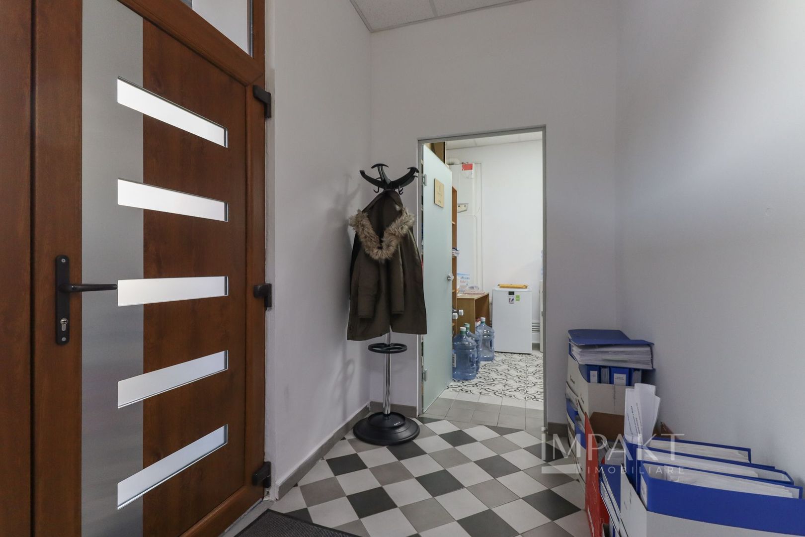 Apartament amenajat si utilizat ca si spatiu de birou aproape de Tribunal! - Poză 20