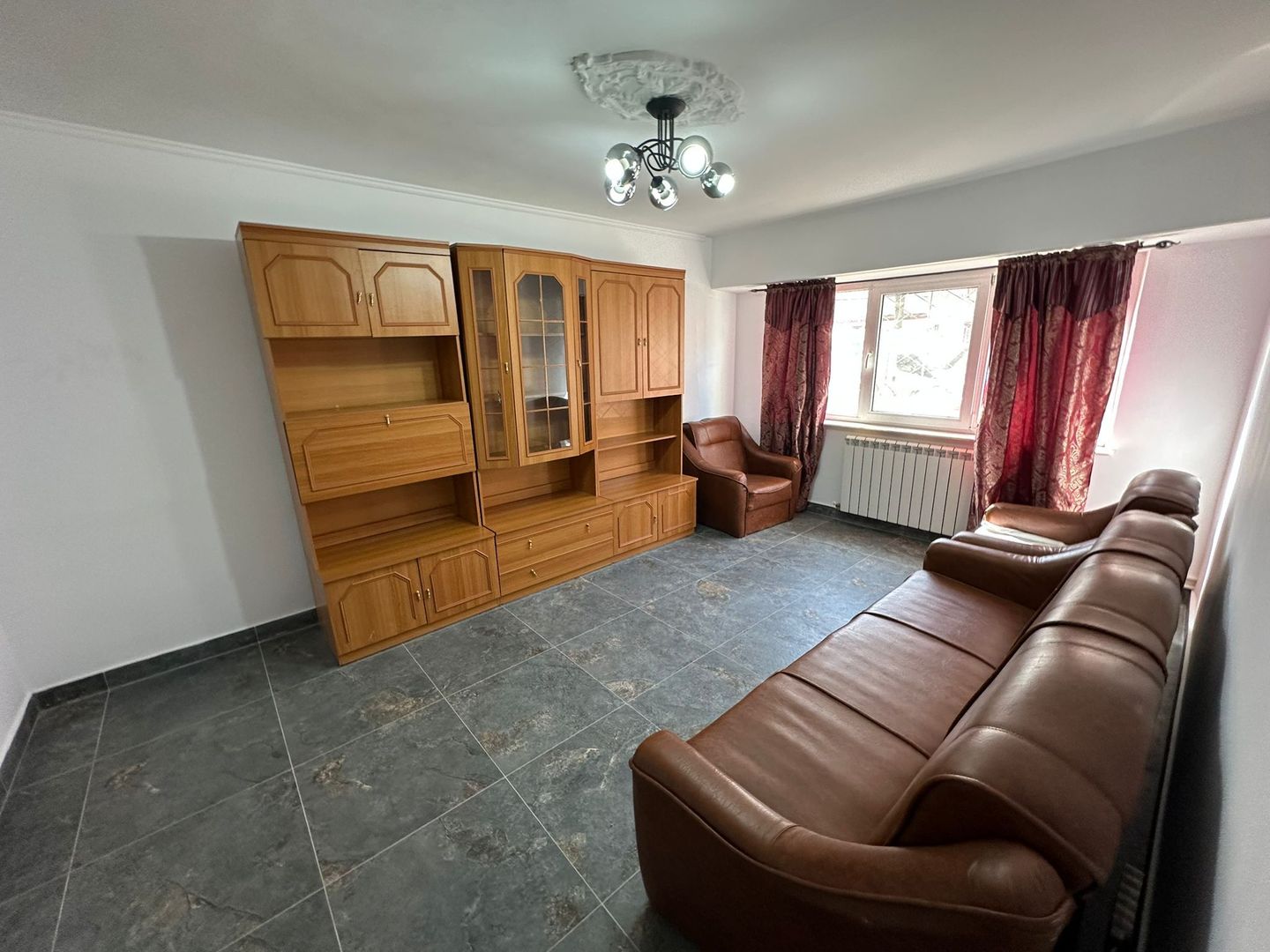 Apartament 3 camere | Bd. Tomis |  Zona Tomis 3 | Poziție excelentă - Poză 2