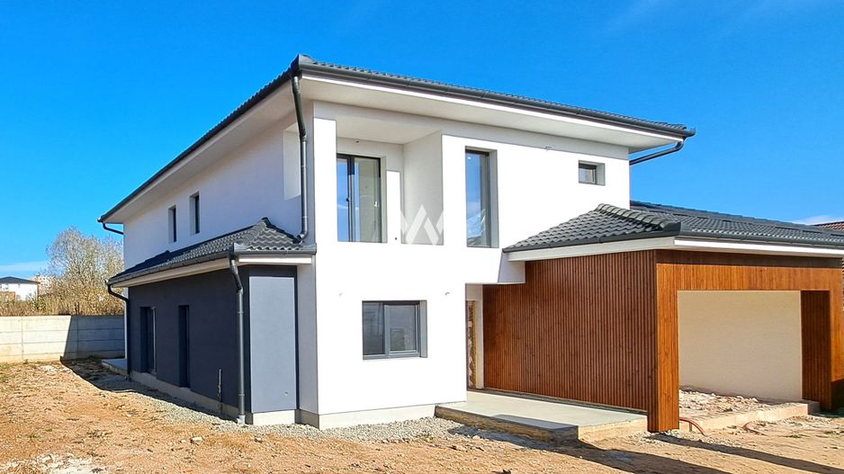 Casa Sibiu, Selimbar - 5 camere, 3 bai, garaj - - Poză 1