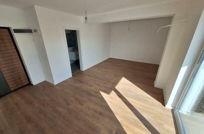 Garsoniera Spatioasa - Bloc Nou - Gradina Proprie - Finisaje complete - OFERTA - Poză 8