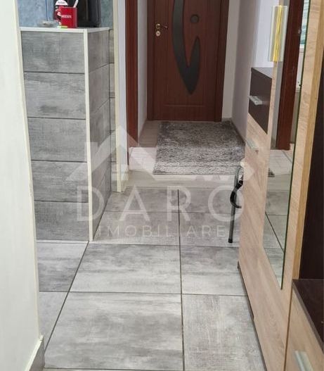 Vand apartament - Poză 1