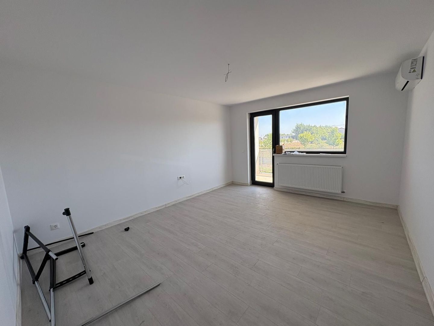 AP. 3 CAMERE- HILS SPLAI, PARCARE, BUCATARIE INCHISA, COMIS 0% - Poză 2