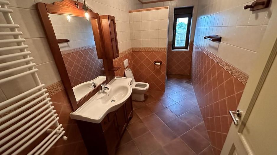 VILA  - ARADULUI. -British - Poză 28