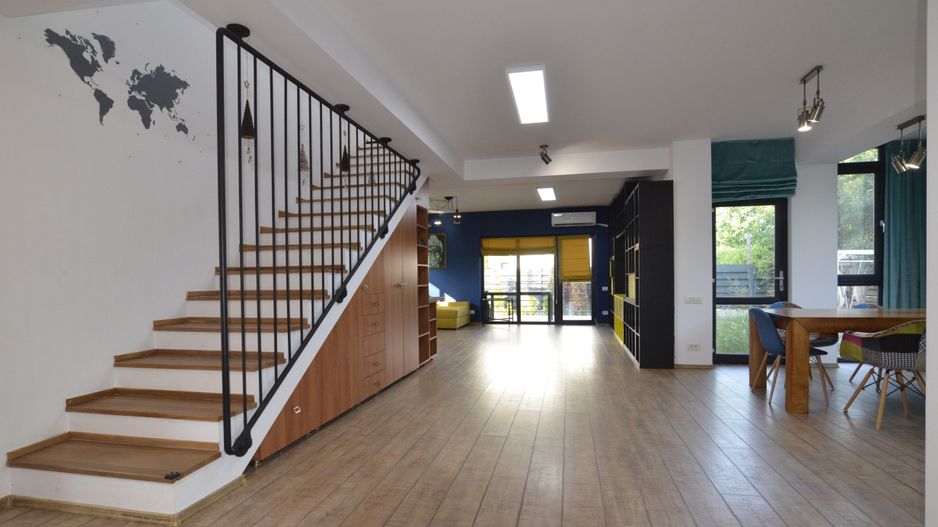 Inchiriem vila spatioasa singur in curte zona Tunari - Poză 3