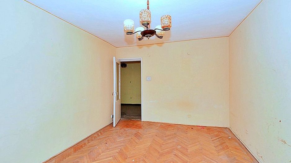 Vanzare apartament 3 camere, decomandat, etaj 2, Gavana - Poză 3