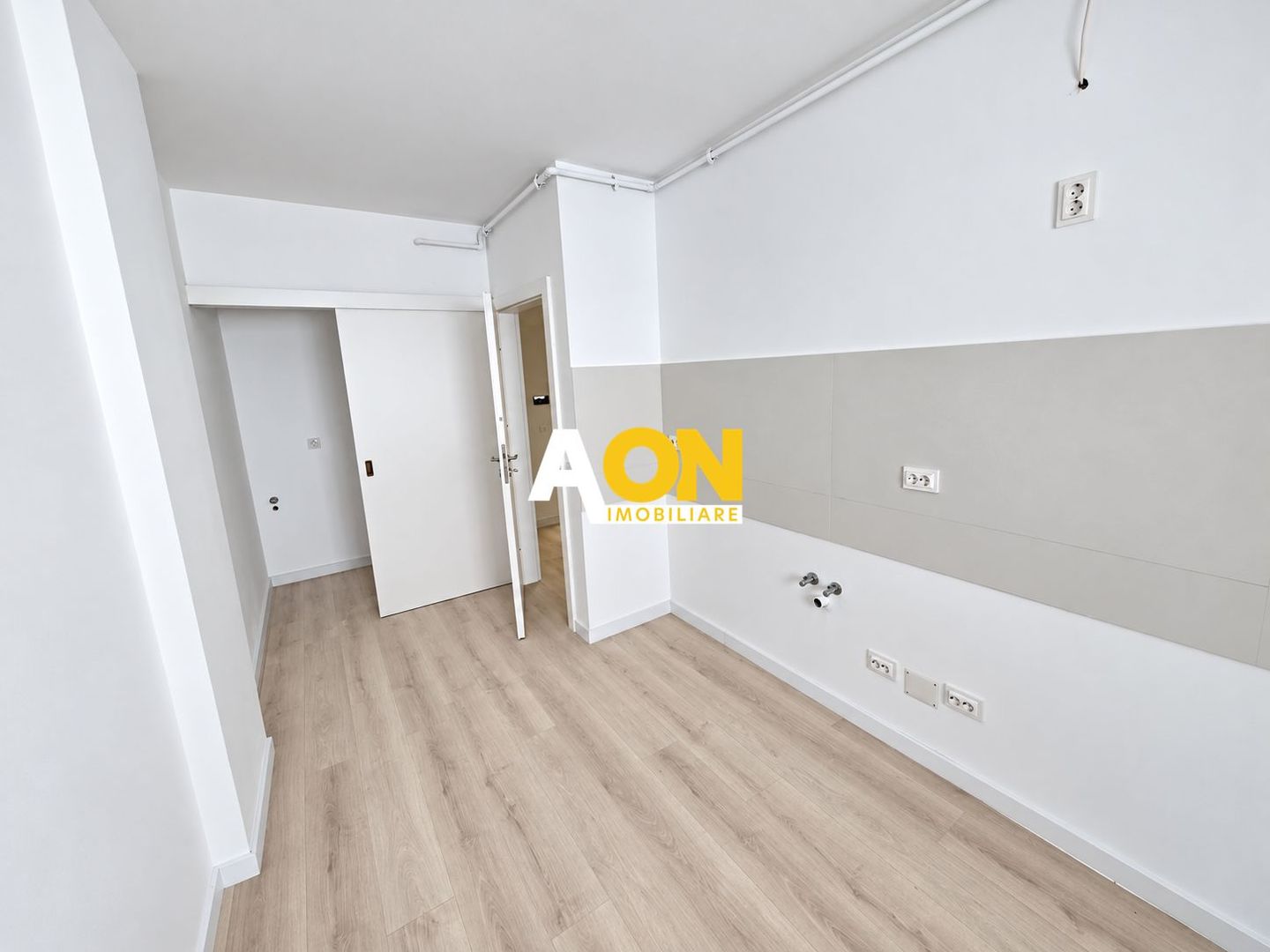 Apartament cu 1 camera, 42 mp utili, cu balcon, etaj 1, bloc nou - Poză 5