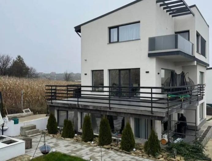 Casa de Vis cu Piscina  250 MPU I Suceava/Moara I 395.000Euro - Poză 1