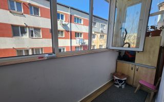 De vanzare apartament 3 camere, etaj intermediar, Cetate - Poză 9