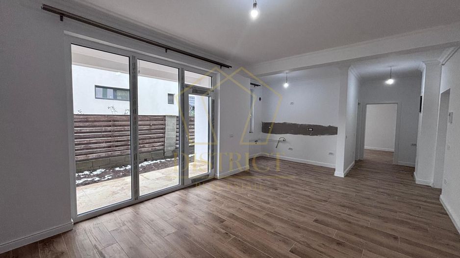 Apartamente noi cu 3 camere, curte 60-70mp | Dumbravita | CORA - Poză 1