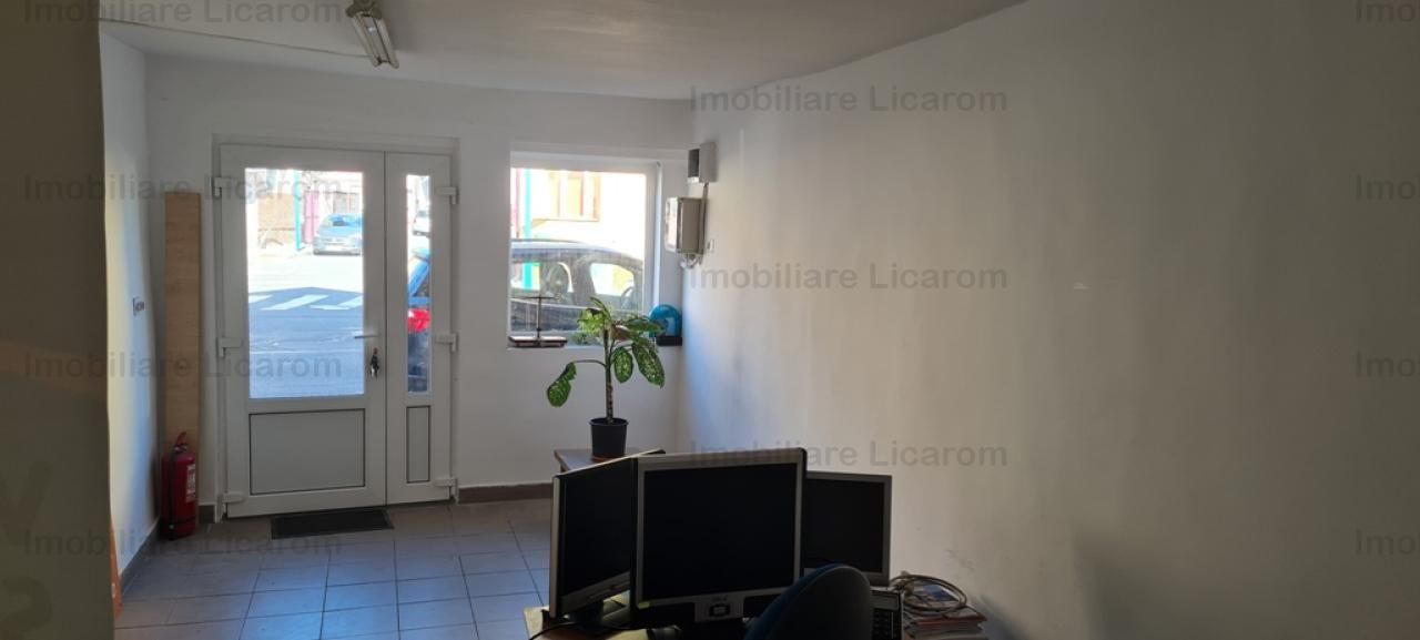 Spatiu comercial acces stradal 15 mp,Str Mihai Viteazul 220 euro - Poză 5