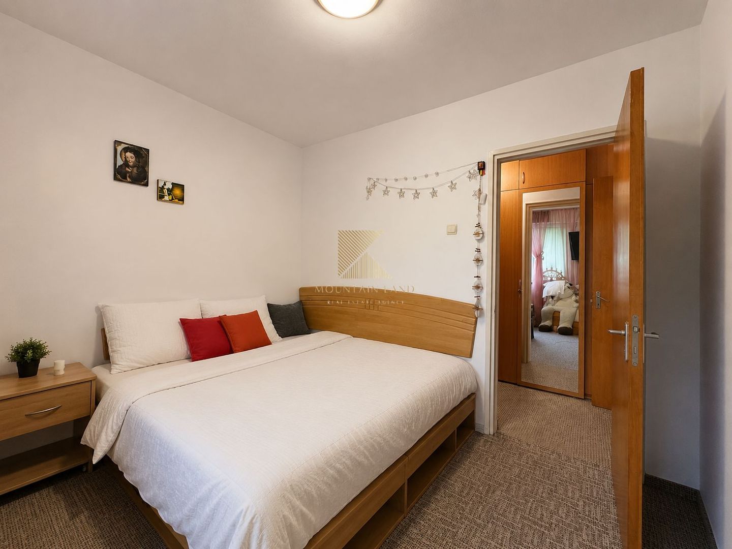 Apartament luminos cu 3 camere, parcare și boxă, zona Astra - Poză 8