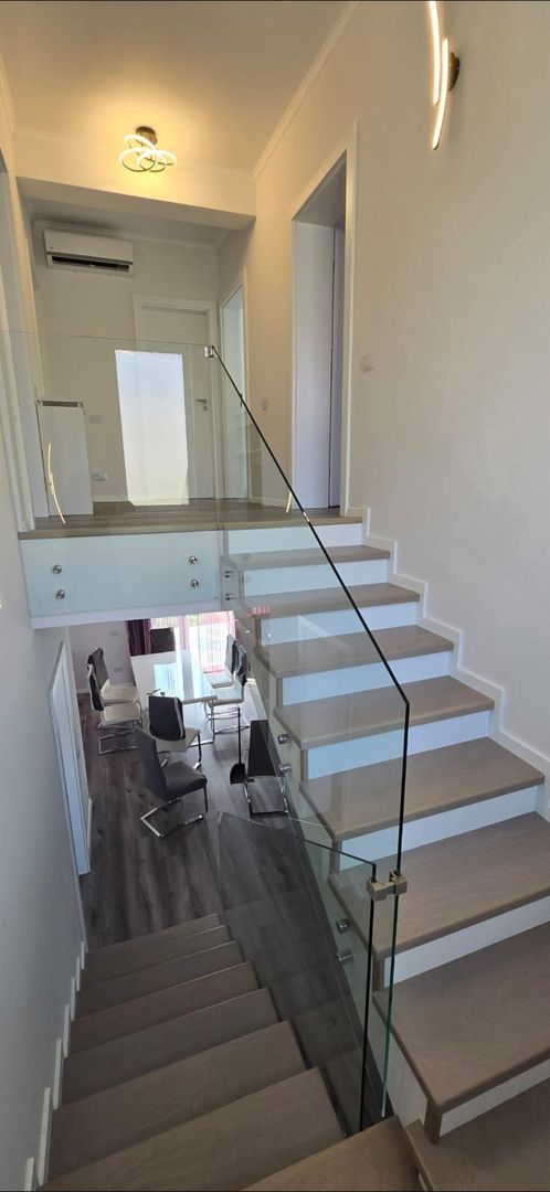 Duplex superb despartit prin garaj - Poză 31