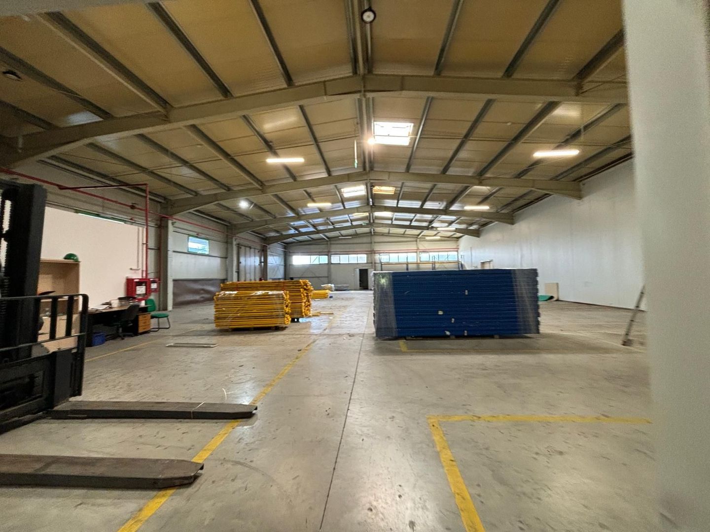 Hala 5000 mp dotata pentru productie si depozitare ISU categoria D - Poză 22