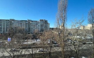 3 camere Unirii -Libertății | Vedere Parlament & Catedrală | Bloc 1992 - Poză 2