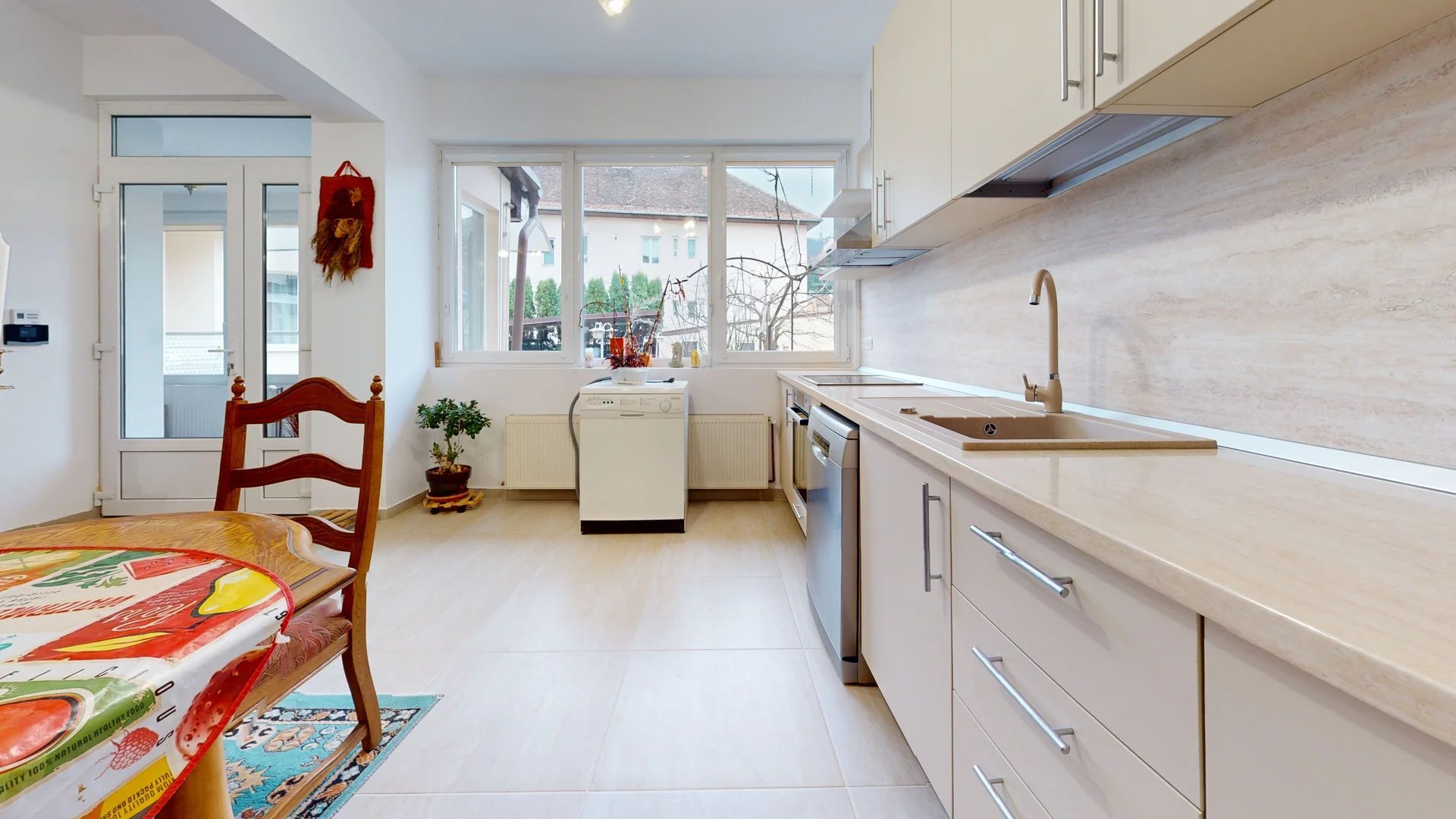 Apartament modern in vila-100mp - Poză 15