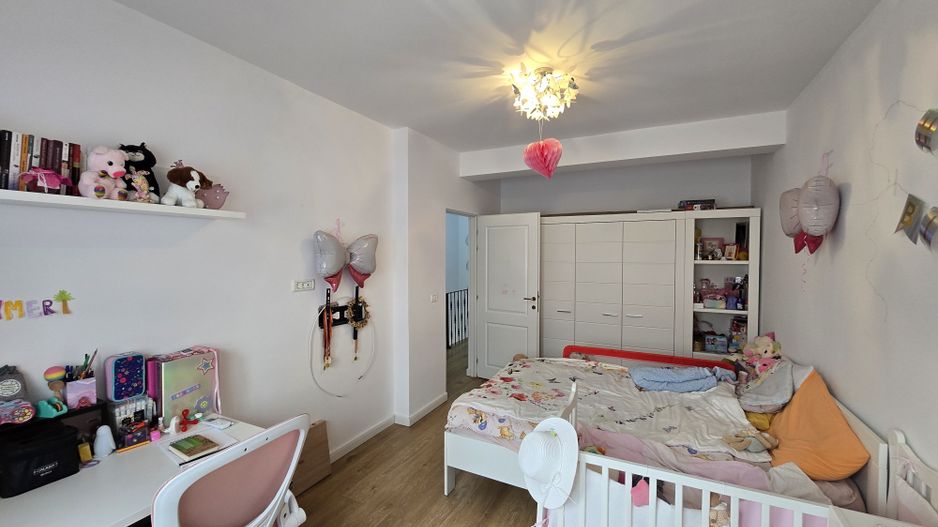Apartament in casa insiruita, Dumbravita, 2 Dormitoare, Loc de parcare, Curte - Poză 6