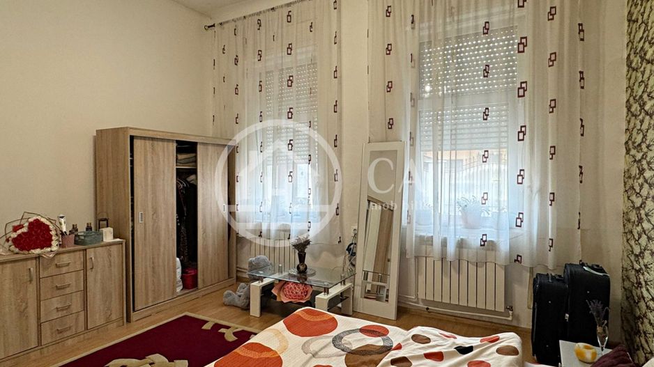 Apartament de vânzare la curte comună în zona Ultracentrală, Oradea - Poză 2