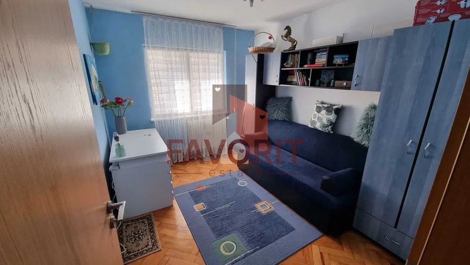 Apartament 3 camere decomandat, zona Aradului - Poză 2