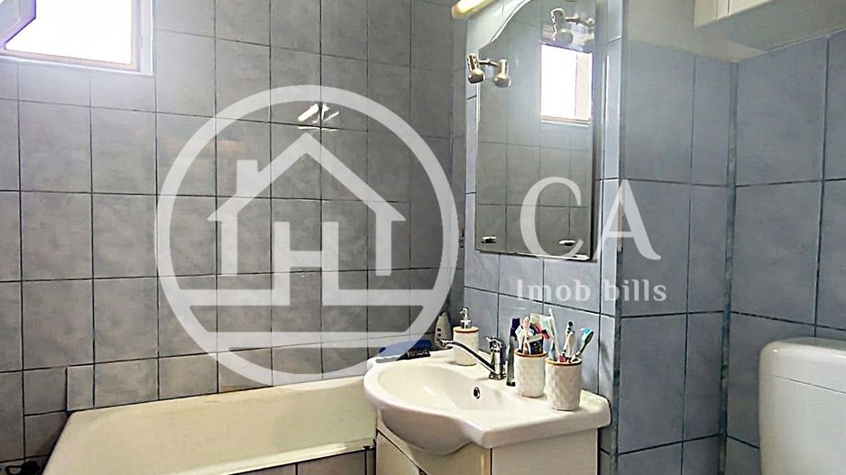 Apartament de vânzare cu 3 camere în zona Rogerius, Oradea - Poză 13