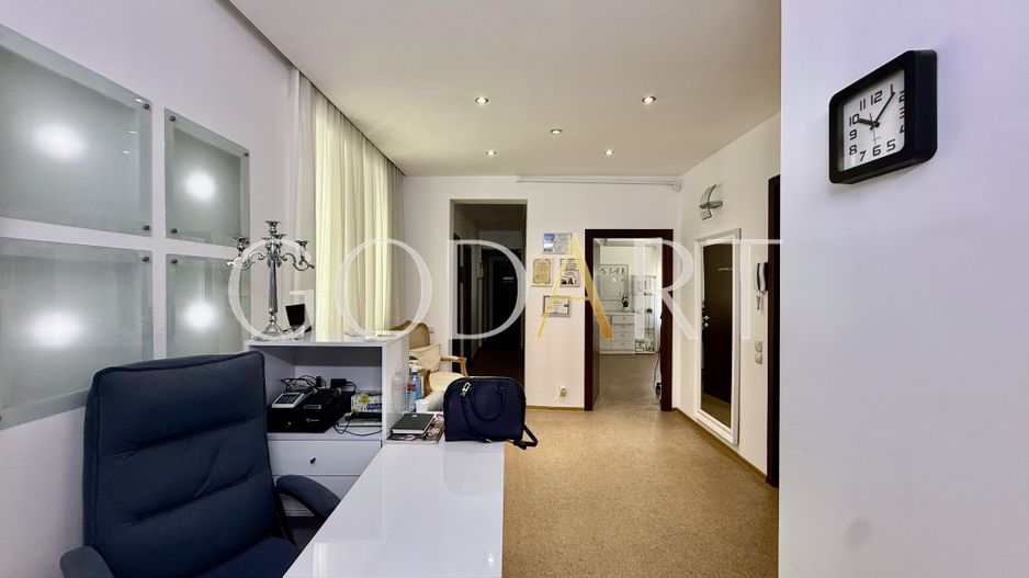 Apartament in vila | Ultracentral | 2 intrări | Garaj 30 mp | Renovat - Poză 12