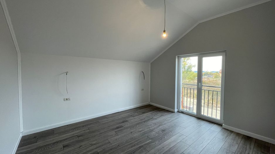 Duplex-4 camere-pozitie excelenta-la asfalt-Remetea Mare - Poză 4