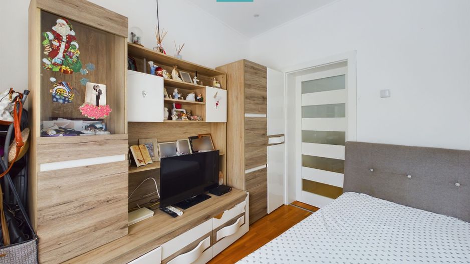 Apartament la curte comuna, Boul Roșu. - Poză 8