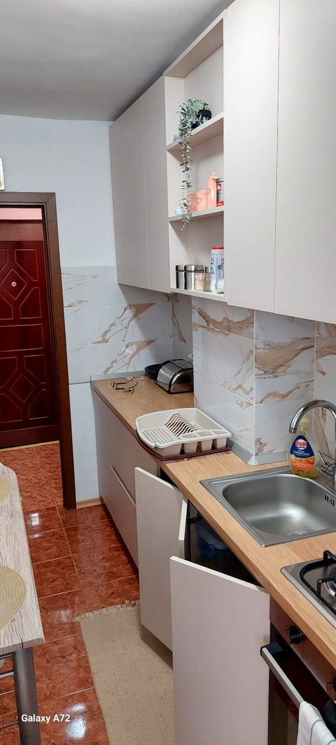 De inchiriat apartament 2 camere in micro 17, etaj 3, 350 euro - Poză 4