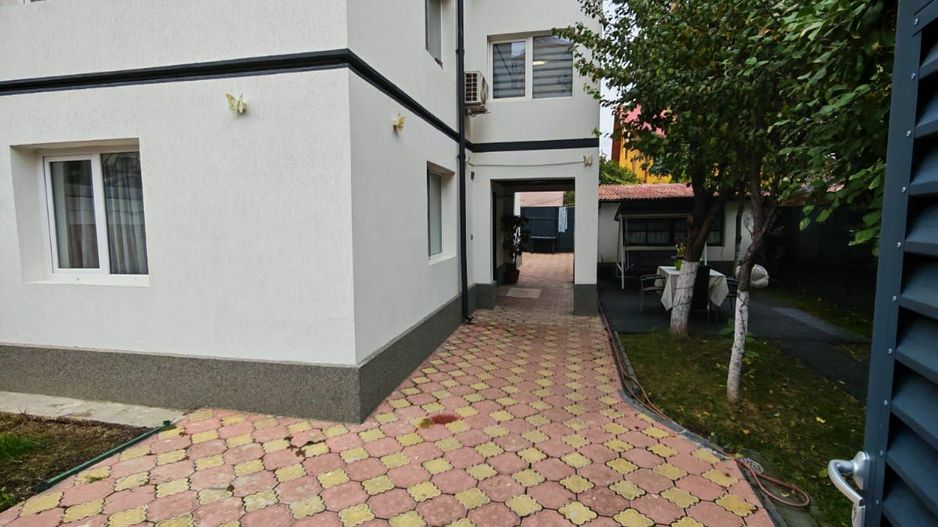 Casa 6 camere 165mp + 160m curte liber Piata Sudului, Obregia, Berceni - Poză 1