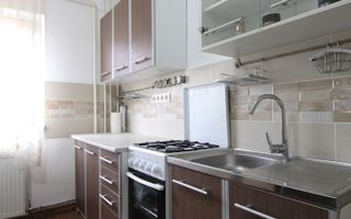 Zona Lipovei, 4 camere + 2 bai, centrala proprie, PET-FRIENDLY - Poză 7