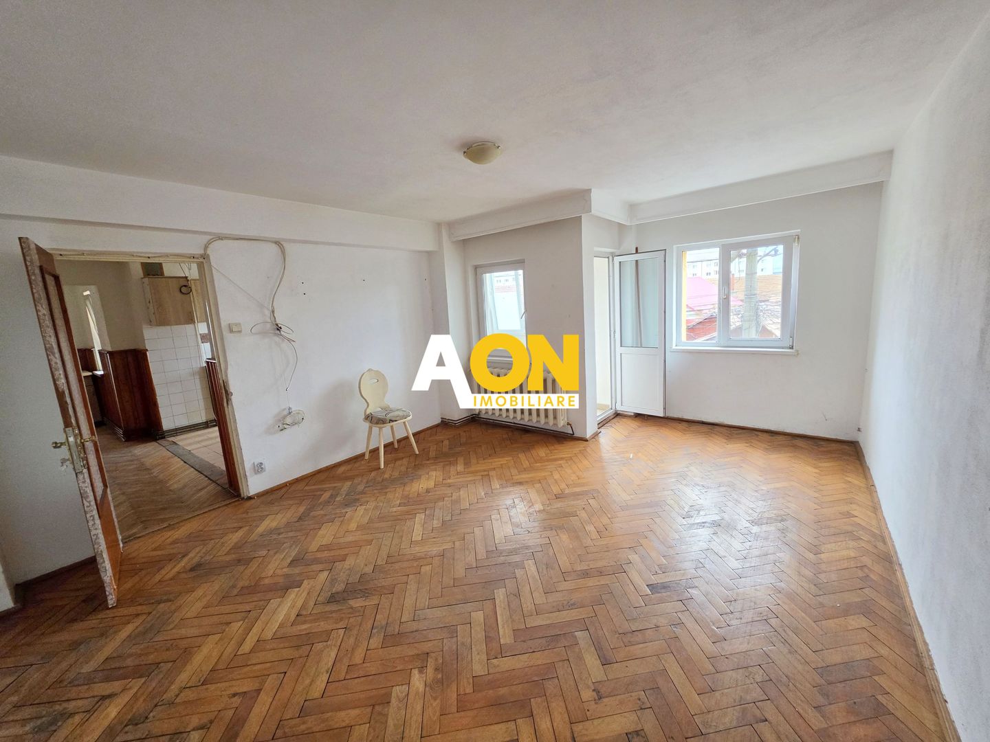Apartament 2 camere, etaj 1, decomandat, 57 mp utili, 2 balcoane, boxa - Poză 1