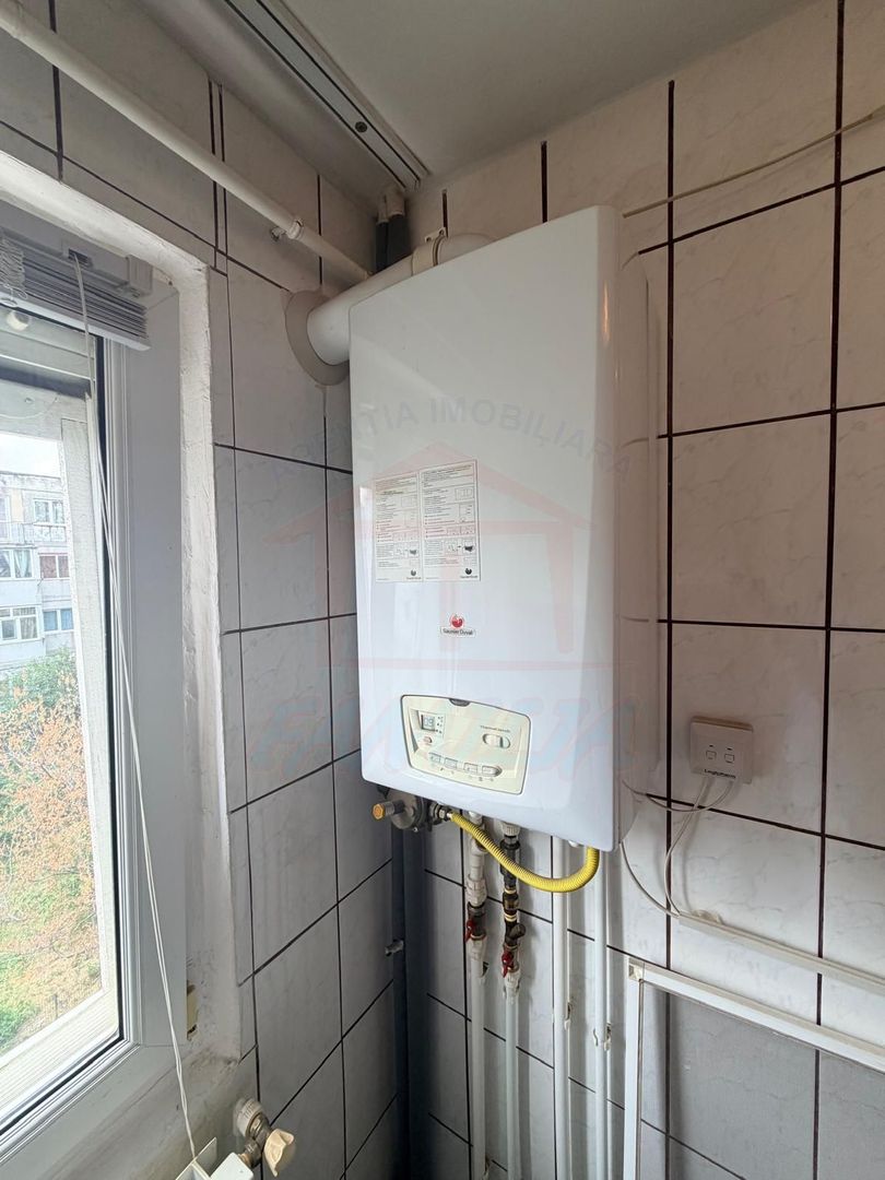 Vanzare apartament cu 4 camere in Micro 13, etaj 3, pret 65 000 euro - Poză 13